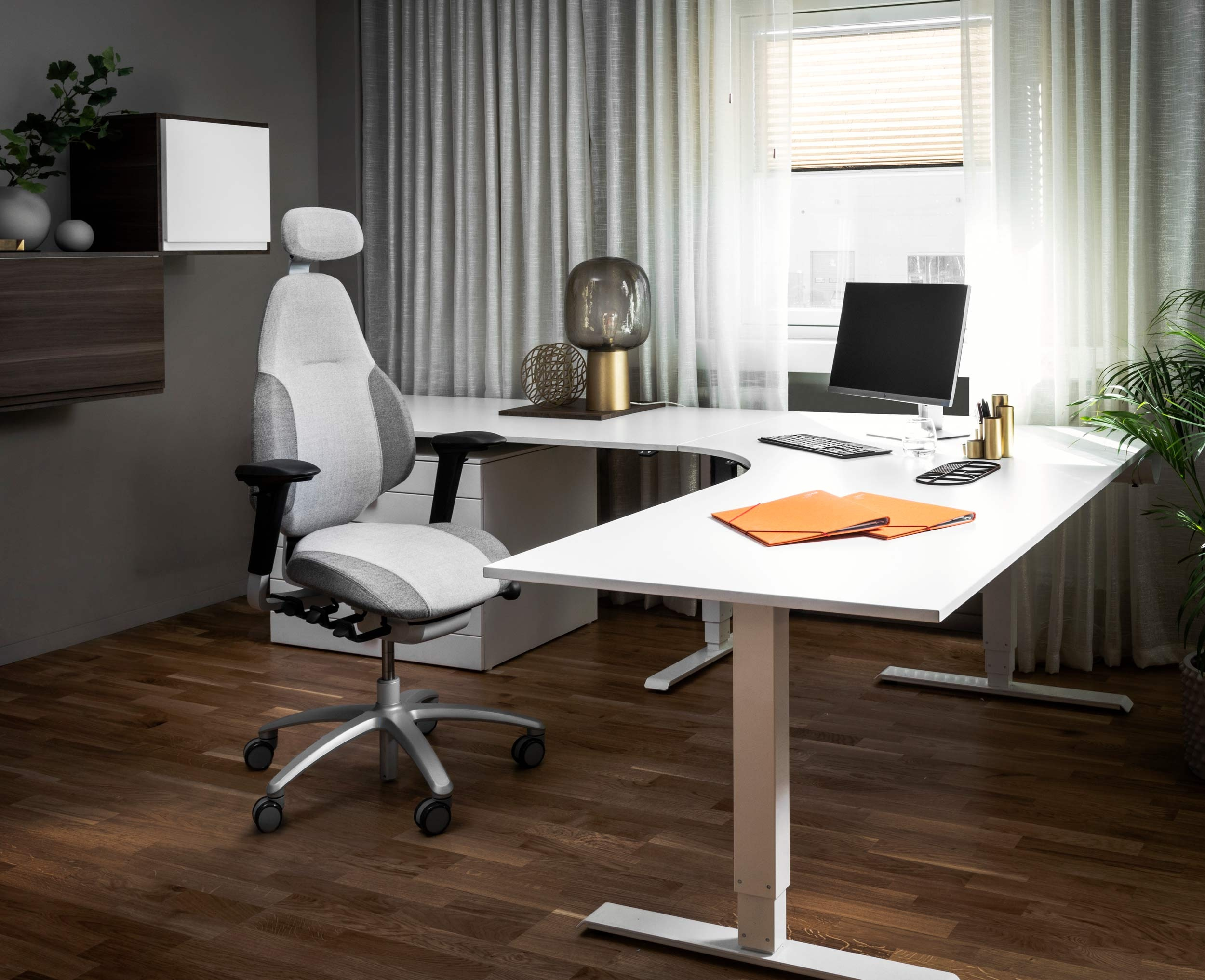 Fotele ergonomiczne - jak wybrać idealny fotel w 2026