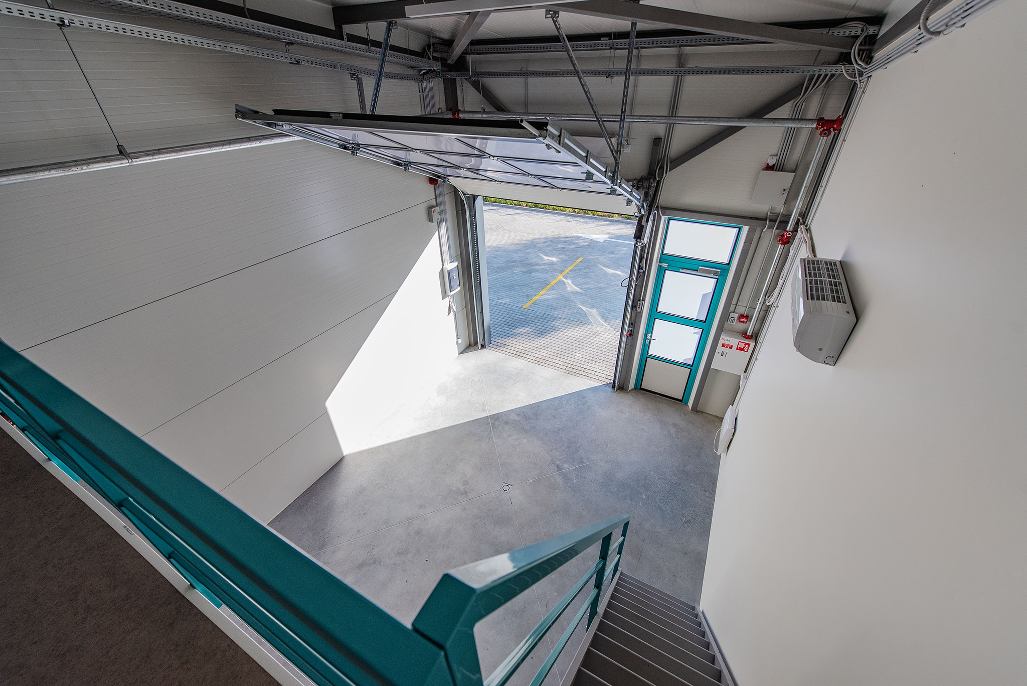 Bezpieczny self storage pod Warszawą do przechowywania mebli, sprzętu sezonowego i archiwów.