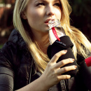 Butelka na wodę z filtrem węglowym Eau Good Black Blum w pokrowcu, niebieska EGG001