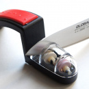 Ceramiczna ostrzałka wodna do noży Global czarno-czerwona 220BR