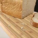 Czarny chlebak z deską do krojenia bambusową Joseph Joseph 81103