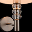 Kinkiet z białym abażurem, szklane dodatki Lincoln Maytoni Modern MOD527WL-01N