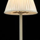 Klasyczna lampka na stolik do sypialni Olivia Maytoni Classic ARM326-00-W