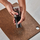 Młynek do ziół i przypraw Kyocera The everything mill mechanizm ceramiczny CM-20C-BK