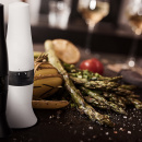 Młynek elektryczny do ziół i przypraw Kyocera czarny CME-50BK