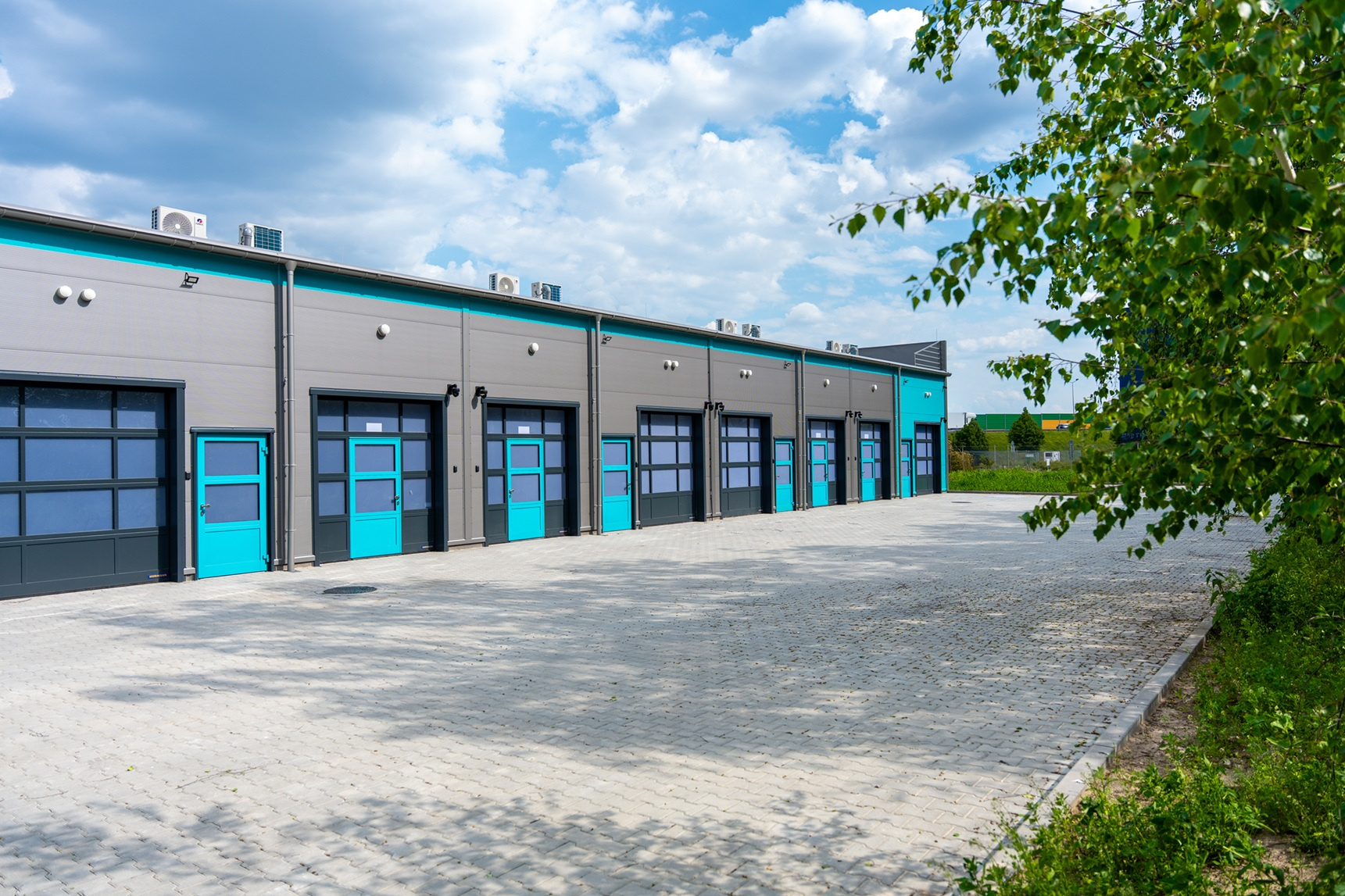 Self storage w Warszawie z bezpiecznymi boksami magazynowymi dla firm i osób prywatnych