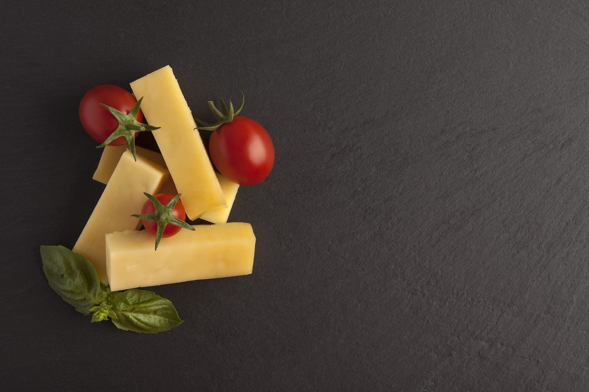 włoski ser cheddar nie wymaga użycia piekarnika - masę możesz wrzucić toster lub opiekacz